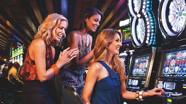 5pm result platform interface showing slot games and sports betting sections for Filipino players